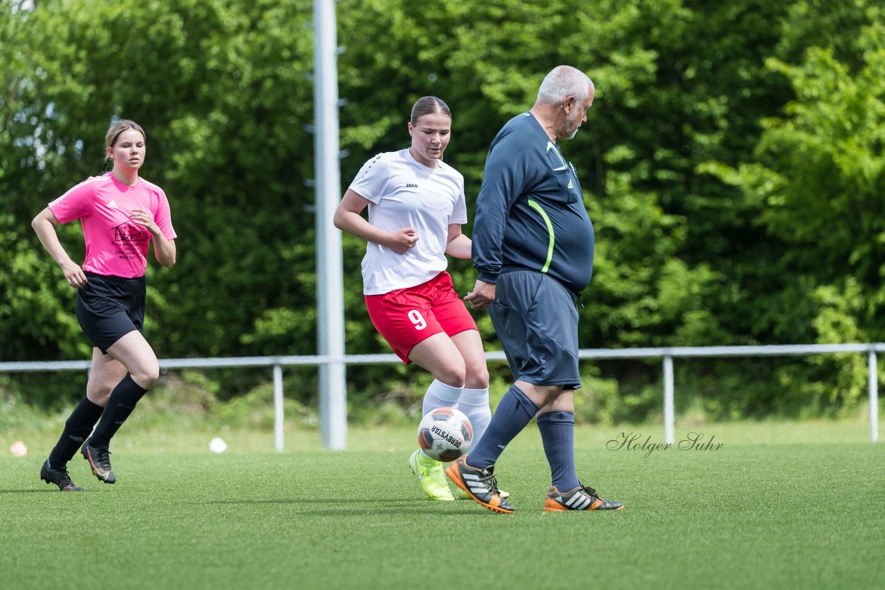 Bild 110 - wBJ SV Wahlstedt - SV Steinhorst/Labenz : Ergebnis: 0:1